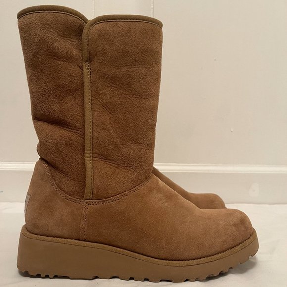UGG Amie 6.5 Chesnut - Picture 2 of 6